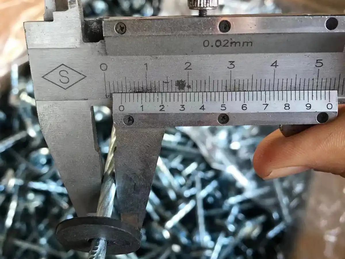 camasteel-roofing-nail-4